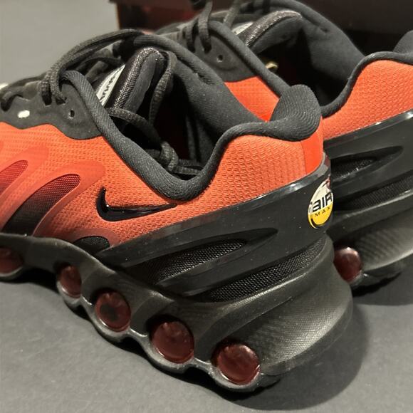 Size 8M/ 9.5W-Nike Air Max DN8 Bred Sneaker Black Red EU 43 New W OG BOX main image 7